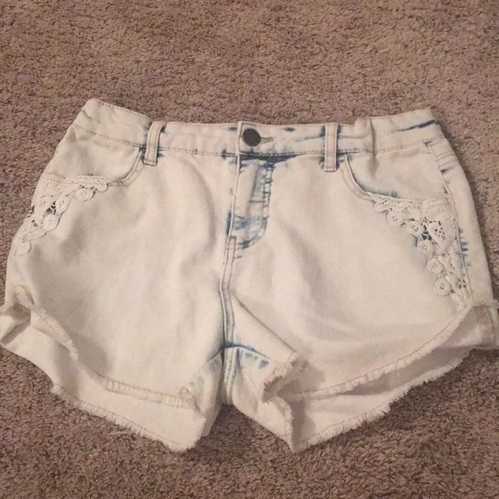 White/ said wash shorts